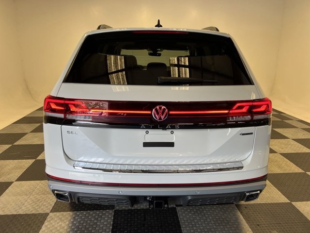 2024 Volkswagen Atlas Peak Edition SEL photo 4