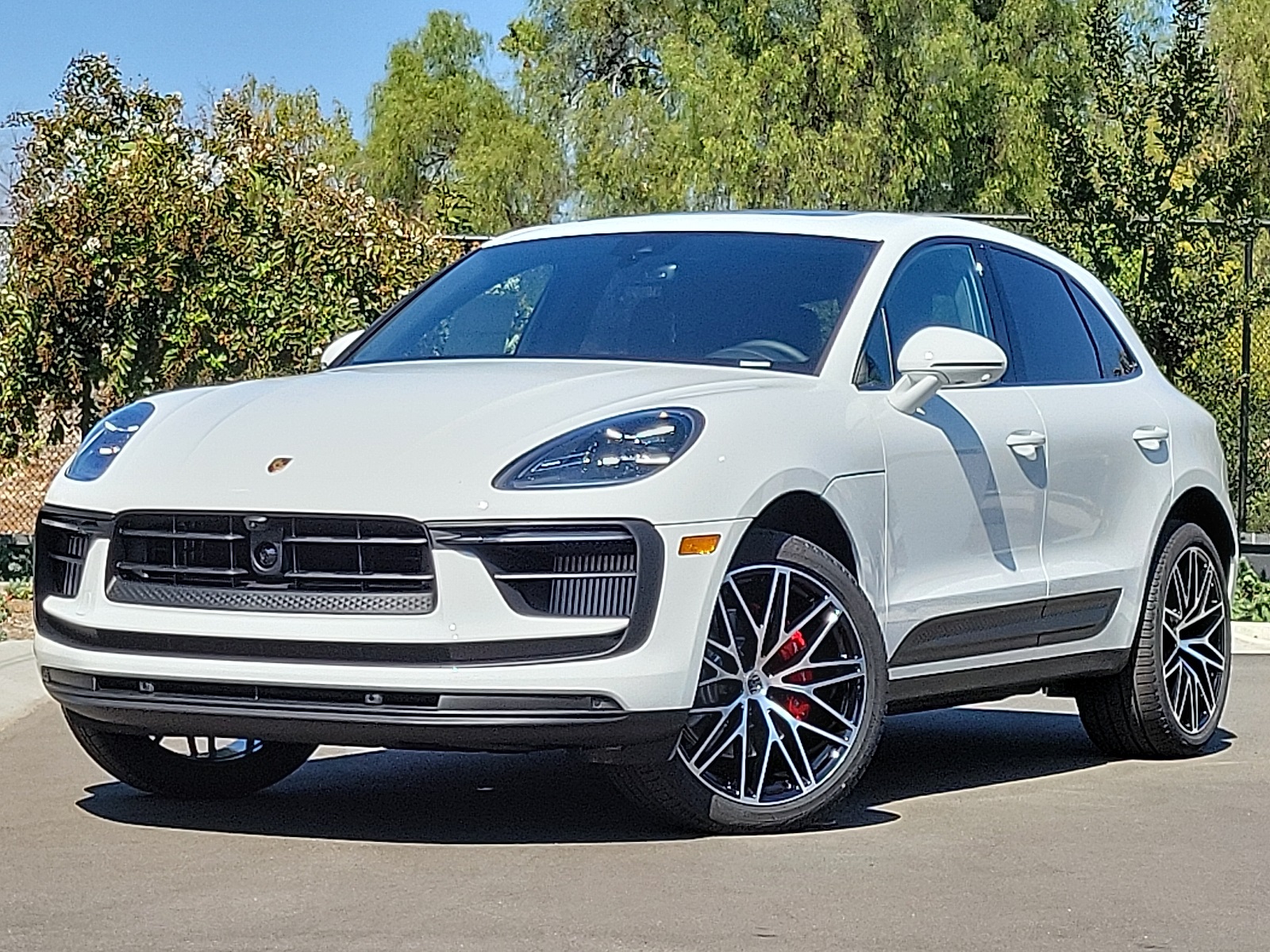 New 2026 Porsche Macan S 4D Sport Utility in Woodland Hills