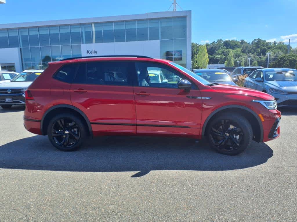 2024 Volkswagen Tiguan SE R-Line Black photo 4