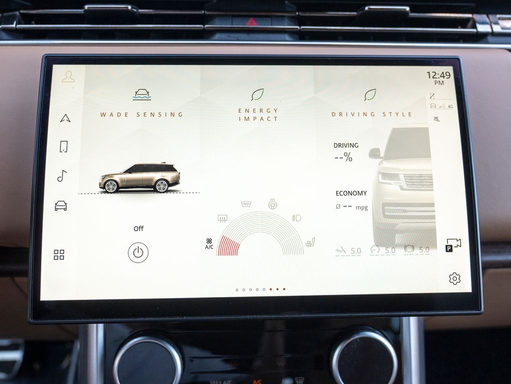 2023 Land Rover Range Rover SE photo 22