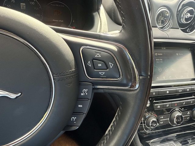 2019 Jaguar XJ Supercharged photo 28