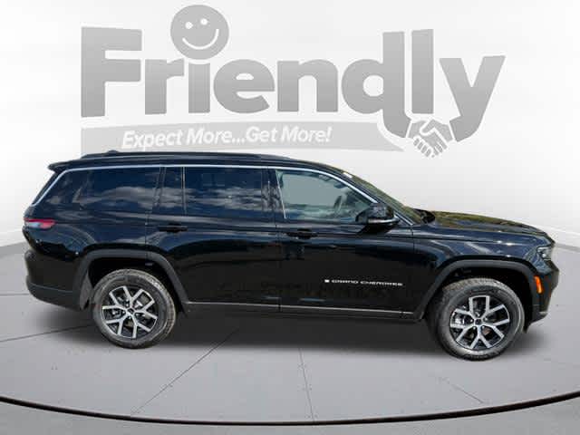 2025 Jeep Grand Cherokee Limited photo 2