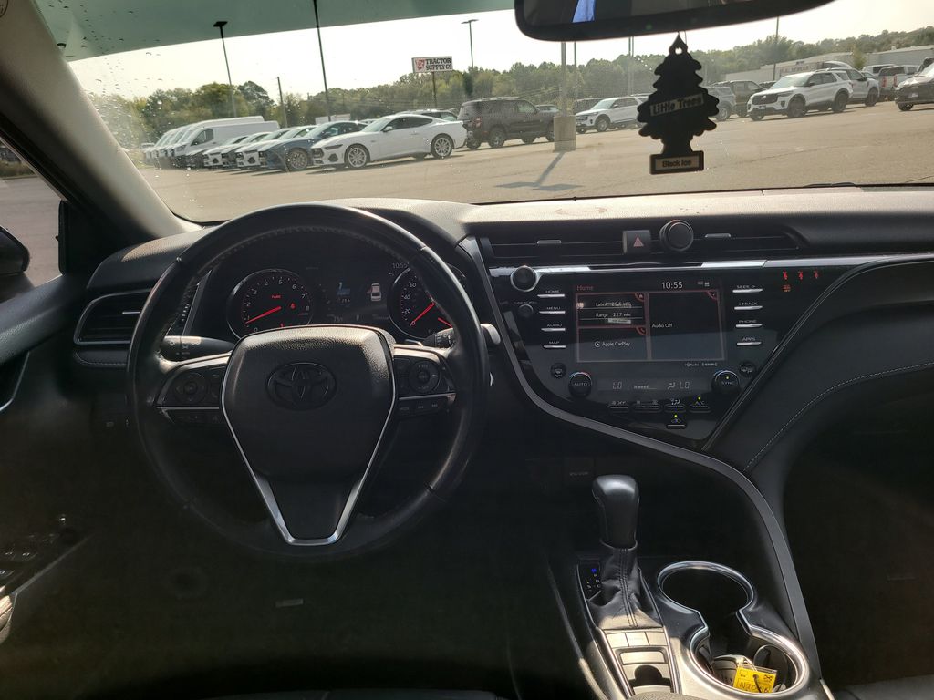 2019 Toyota Camry XSE photo 22