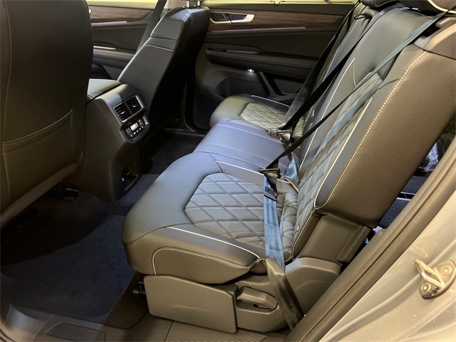 2026 Volkswagen Atlas SEL Premium R-Line photo 10