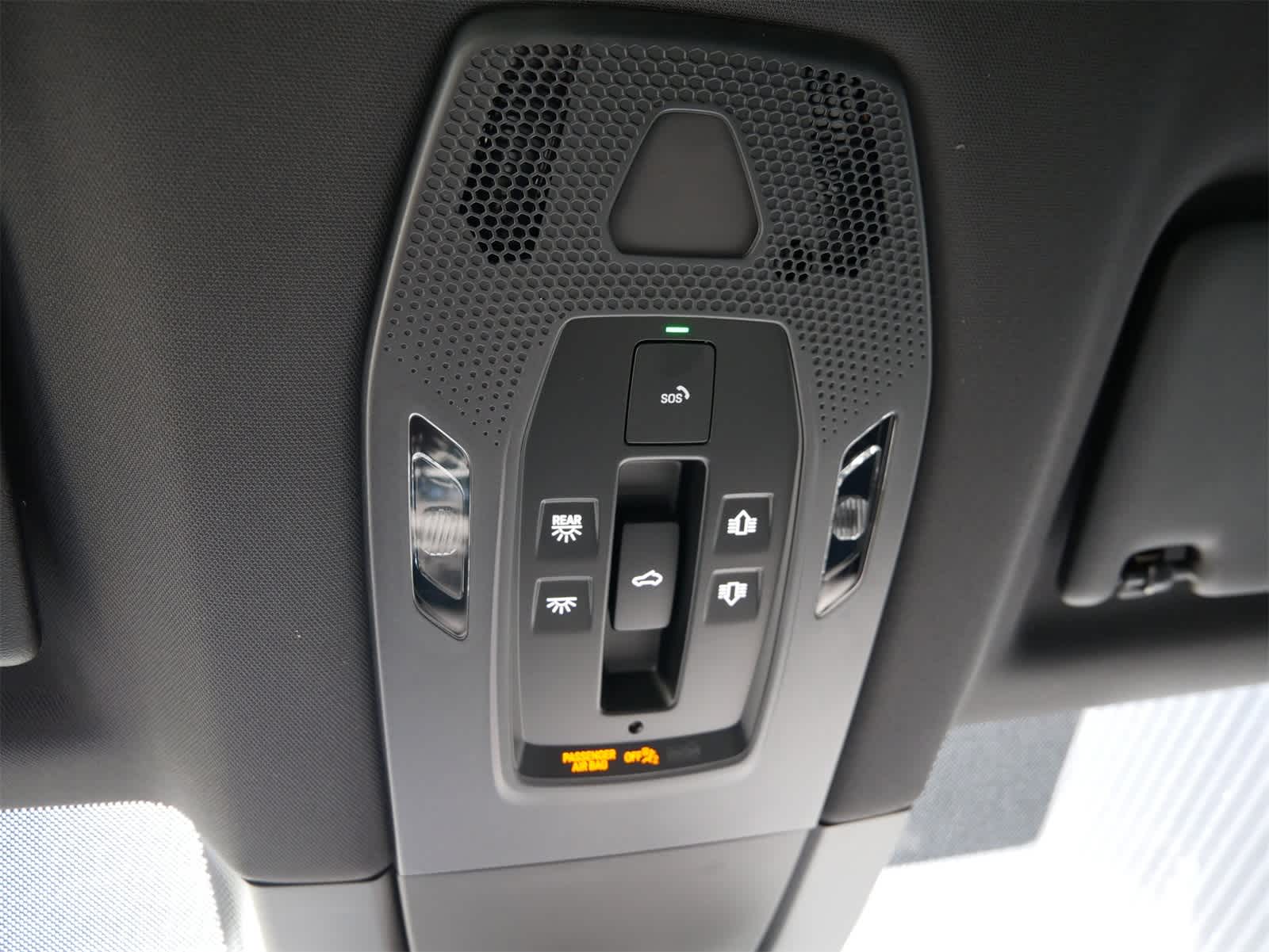 2025 Porsche Macan Electric 4 photo 17