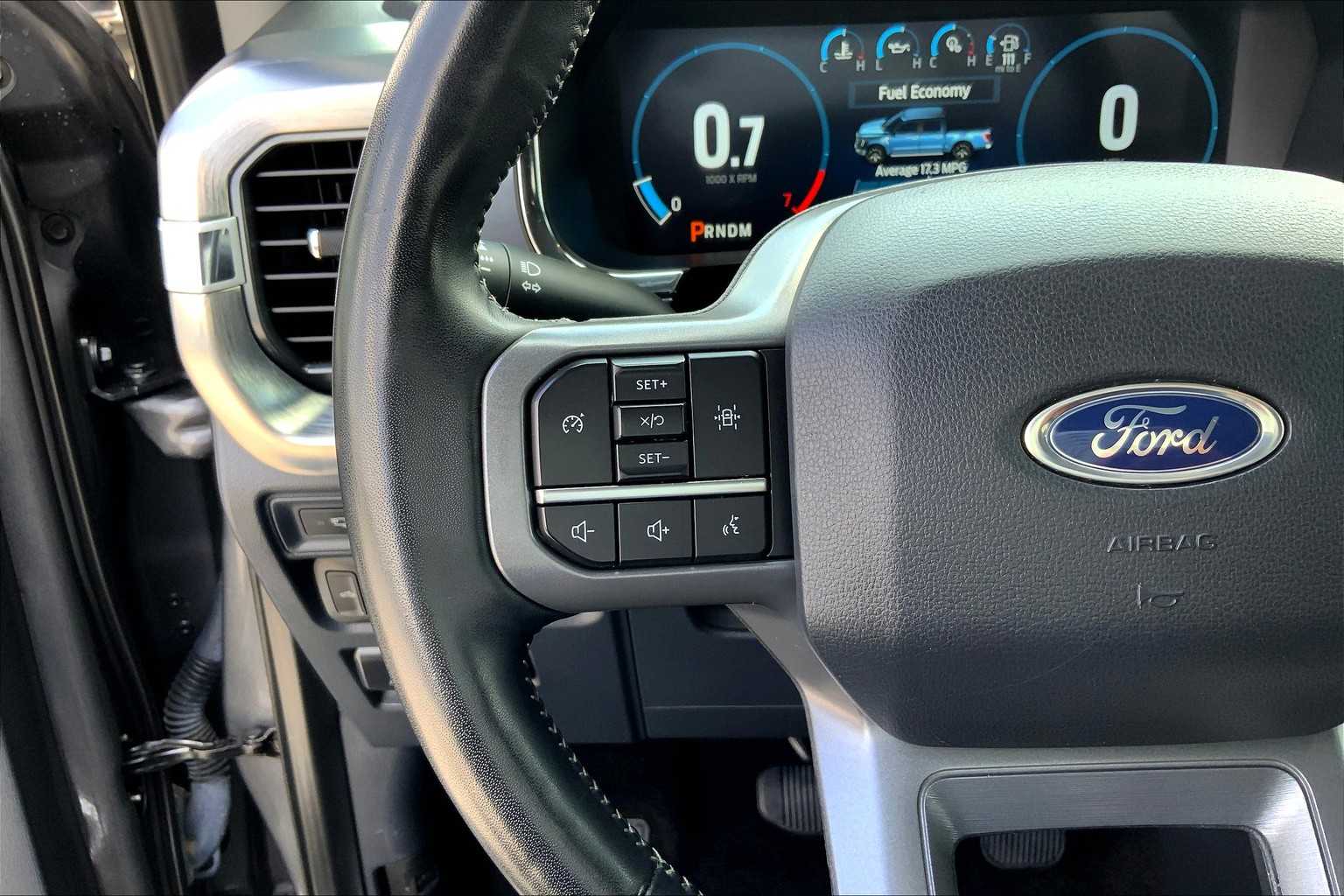 2022 Ford F-150 Lariat photo 44