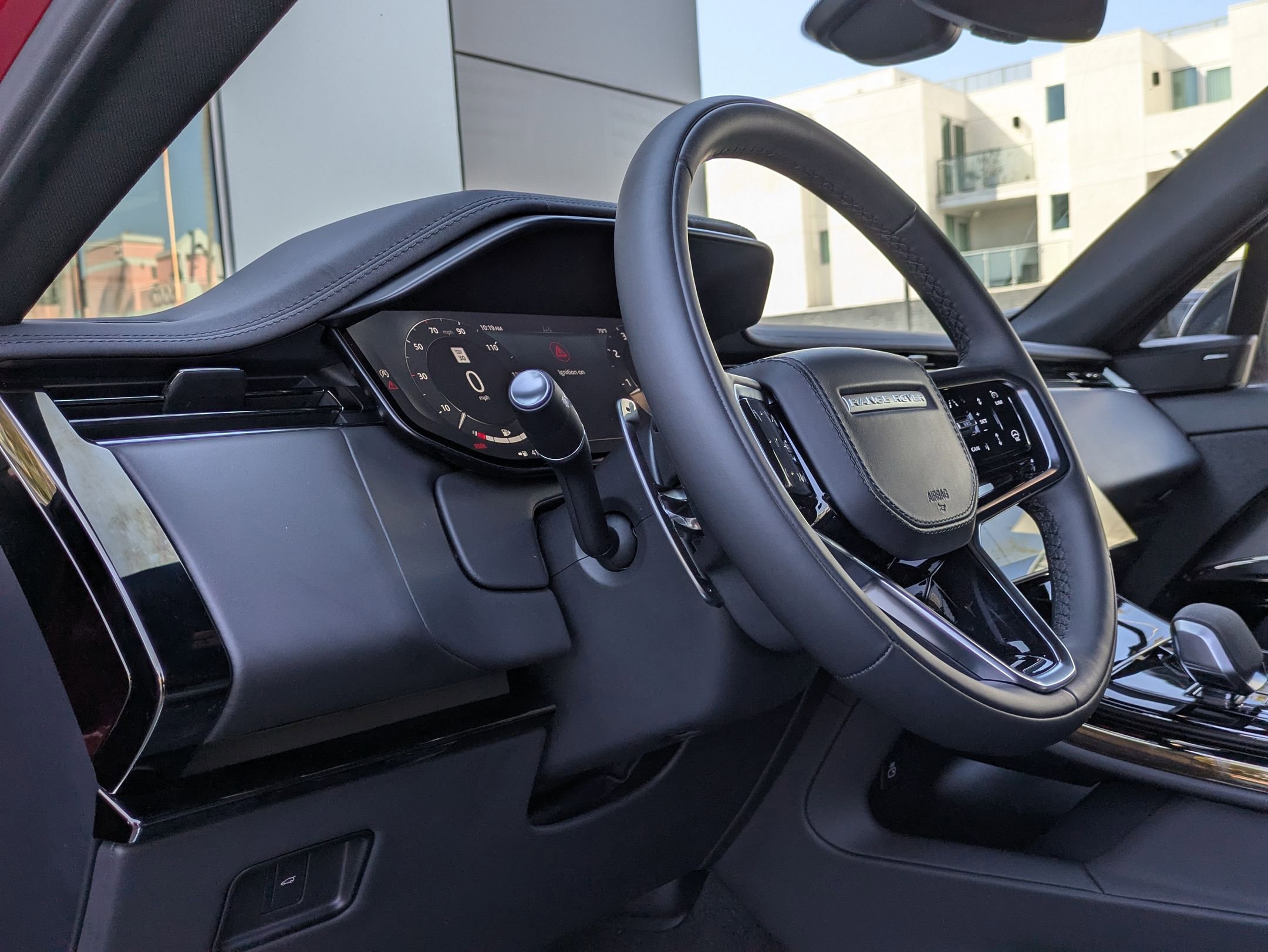 2025 Land Rover Range Rover Sport SE photo 3