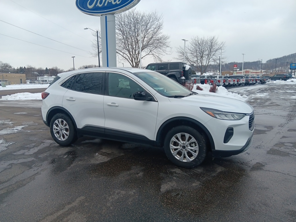 2024 Ford Escape Active photo 2