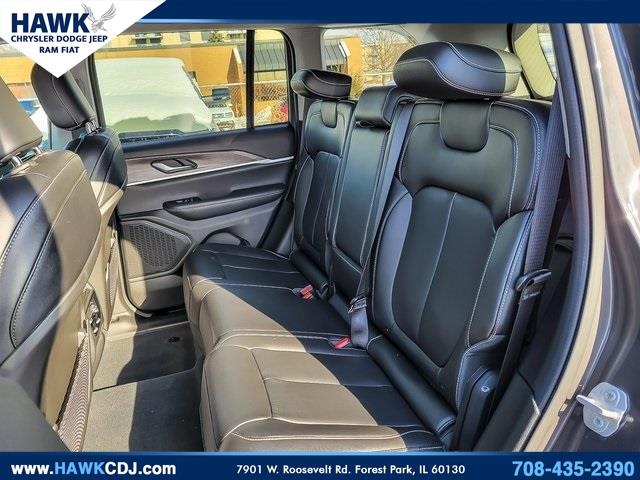2023 JEEP GRAND CHEROKEE - Image 11