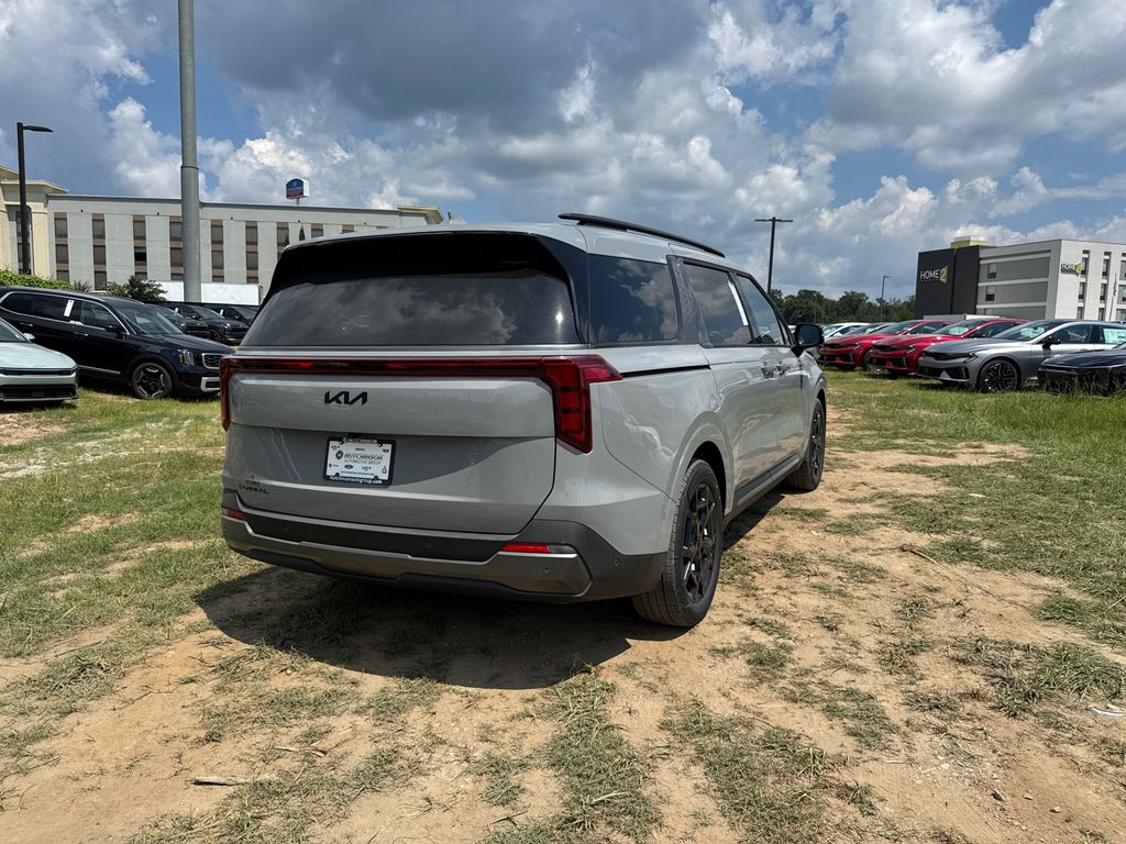 2026 Kia Carnival SX photo 3
