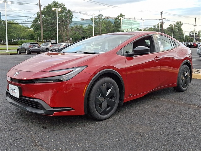 2026 Toyota Prius LE photo 3