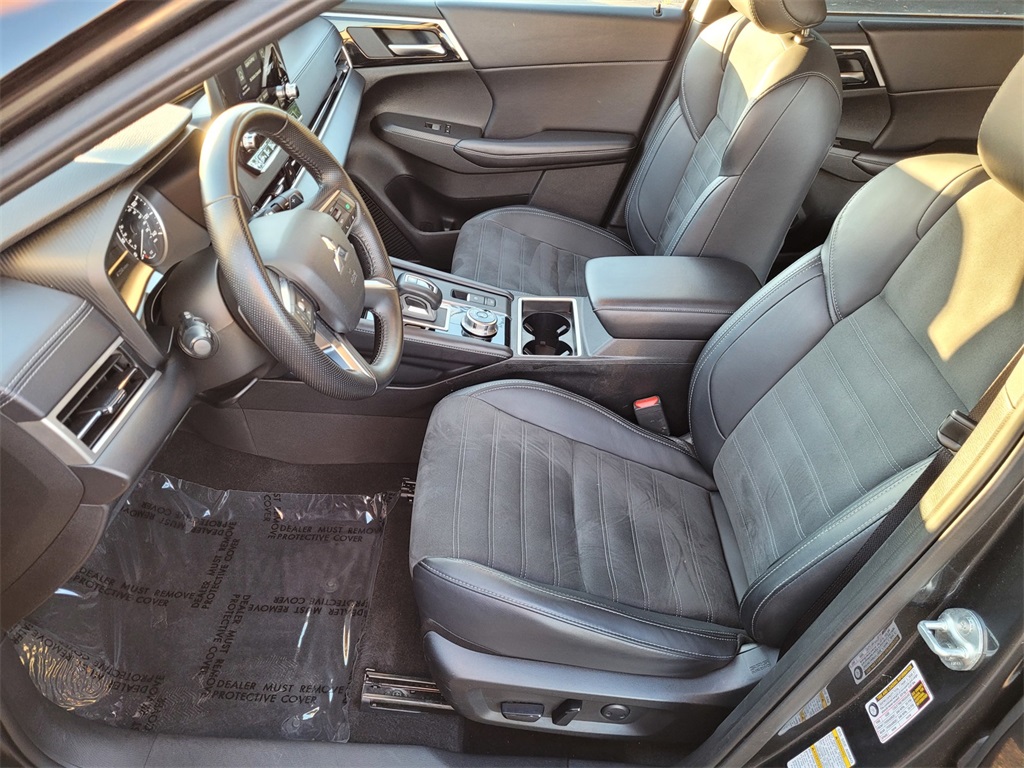 2024 Mitsubishi Outlander SE photo 14