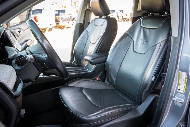 2022 Jeep Compass Latitude Lux photo 12