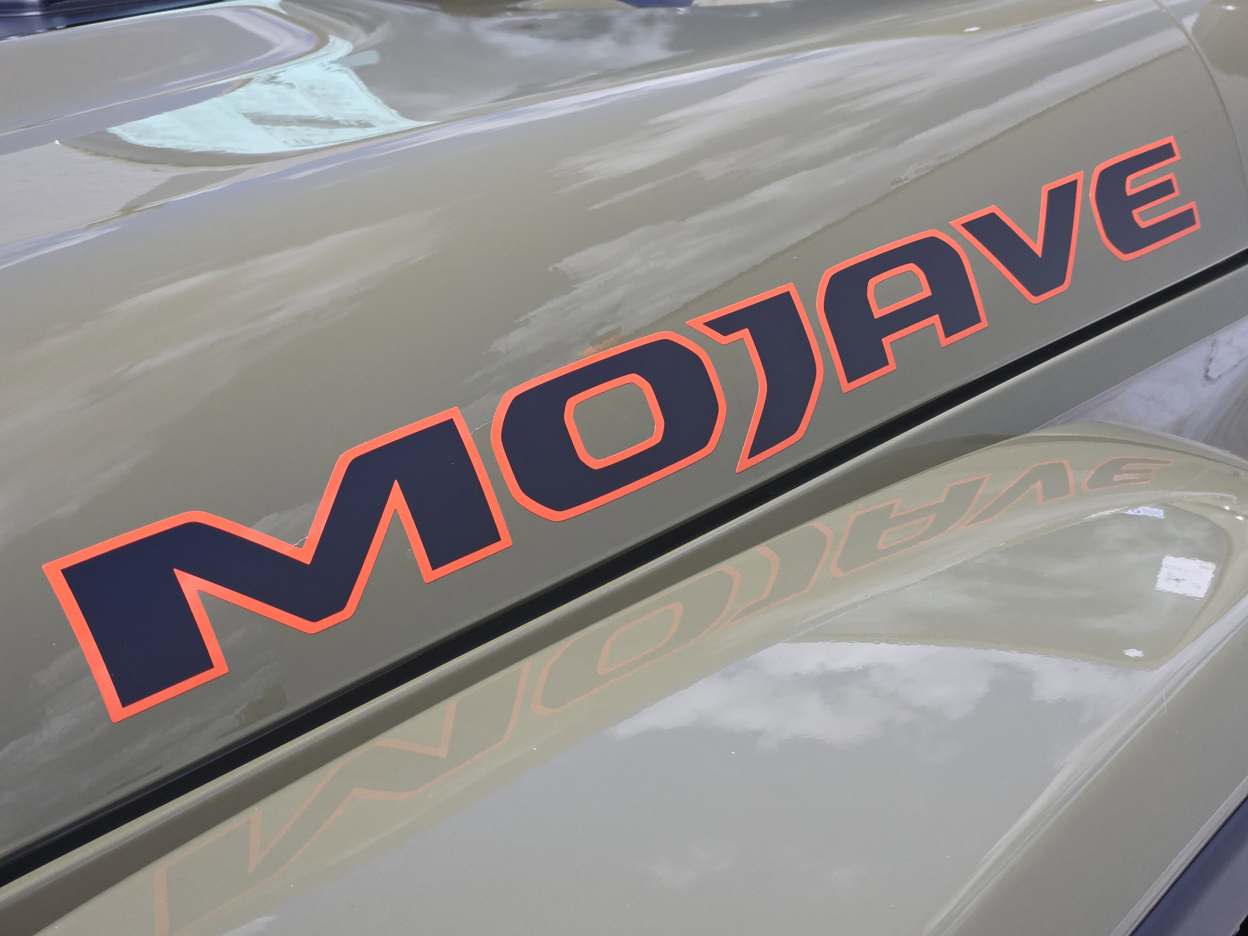 2025 Jeep Gladiator Mojave photo 2