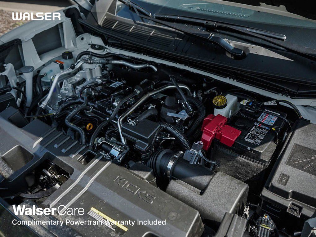 2025 Nissan Kicks SR photo 4