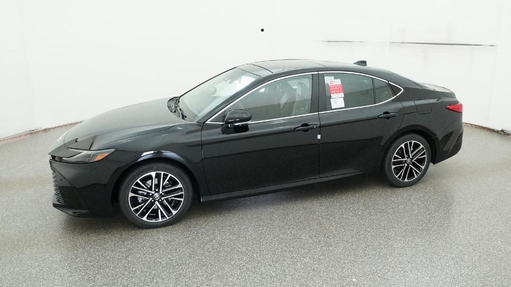 2025 Toyota Camry XLE photo 5