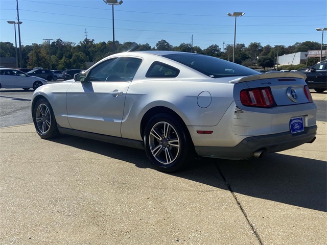 2011 Ford Mustang V6 Premium photo 4