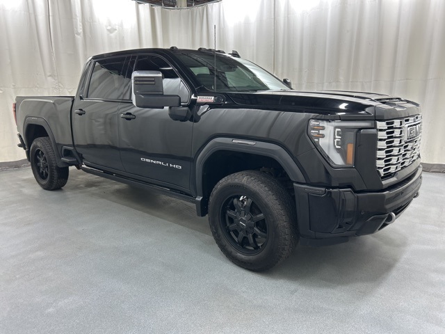 2024 GMC Sierra 2500HD Denali's photo