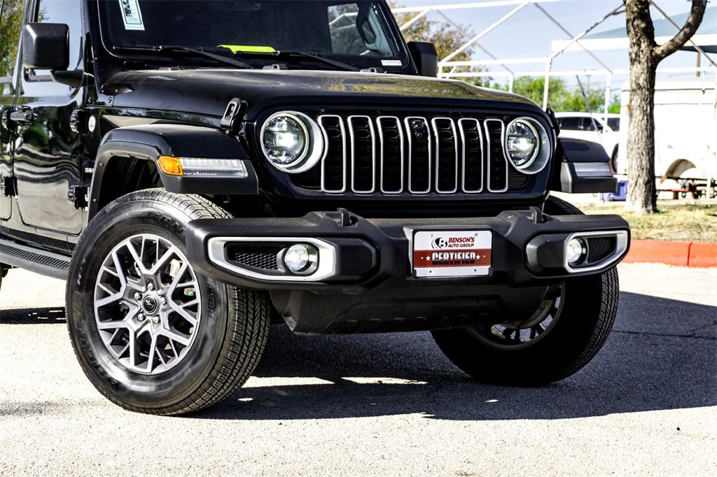 2024 Jeep Wrangler Sahara photo 3