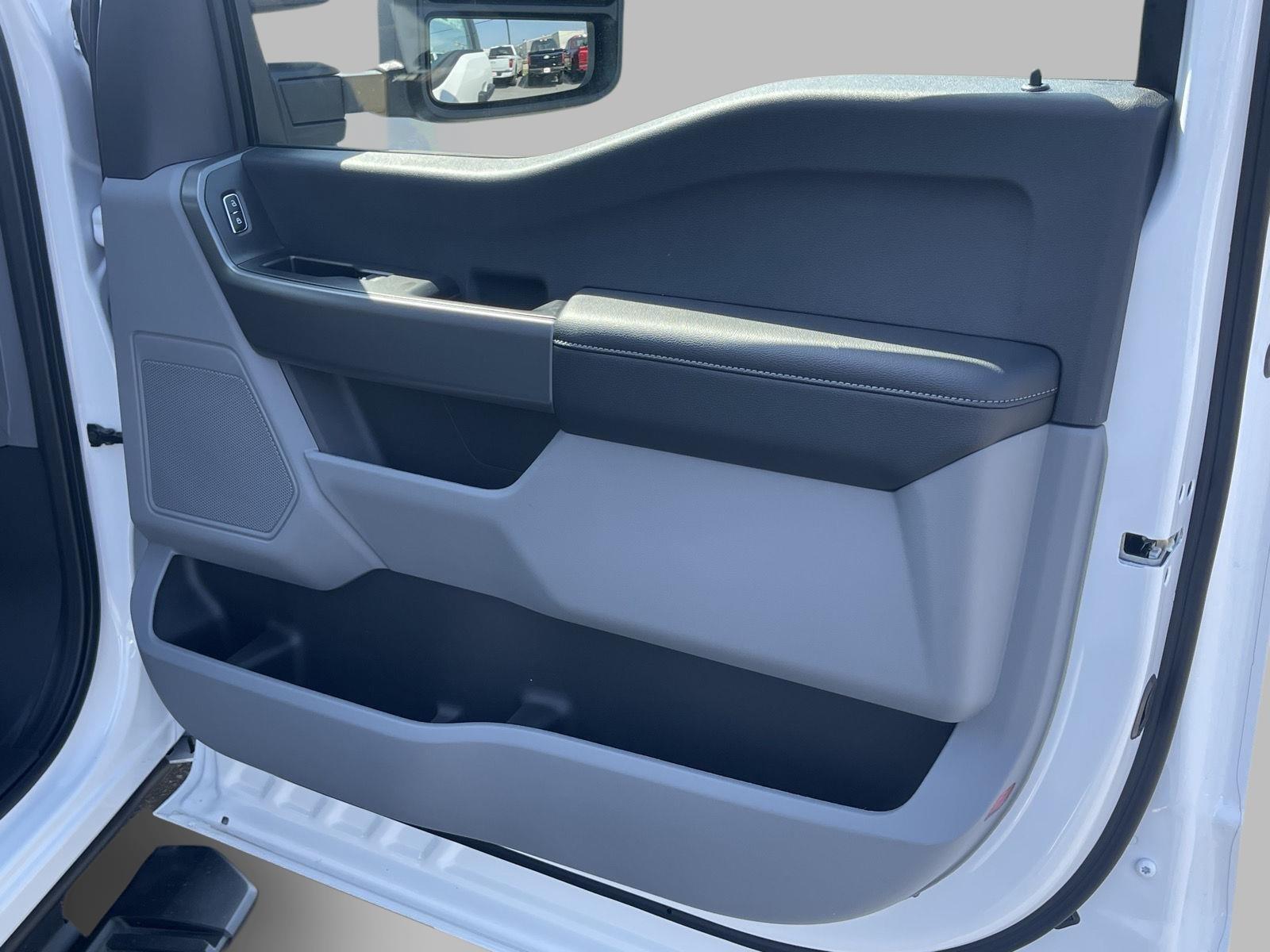 2025 Ford F-250 XLT photo 14