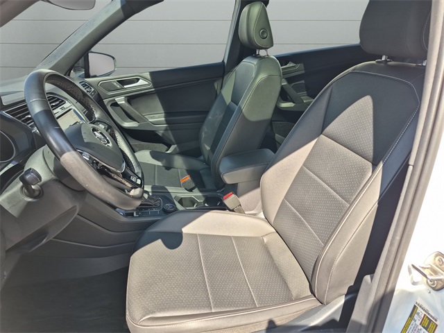 2021 Volkswagen Tiguan SE R-Line Black photo 32