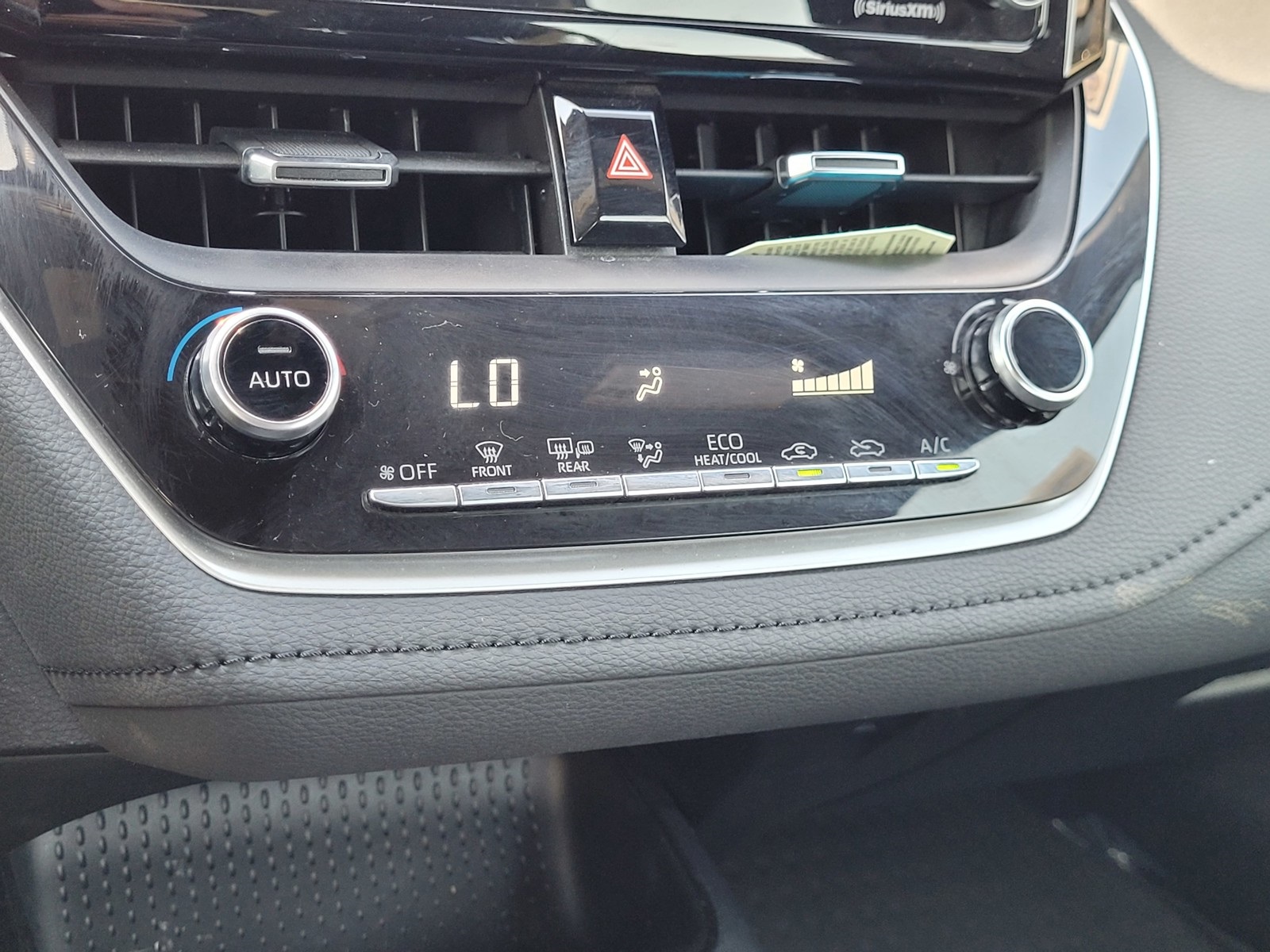 2022 Toyota Corolla SE photo 15