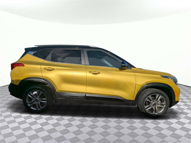 2021 Kia Seltos S photo 2