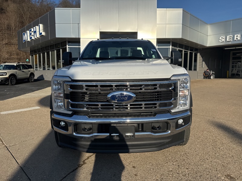 2024 Ford F-600 photo 2