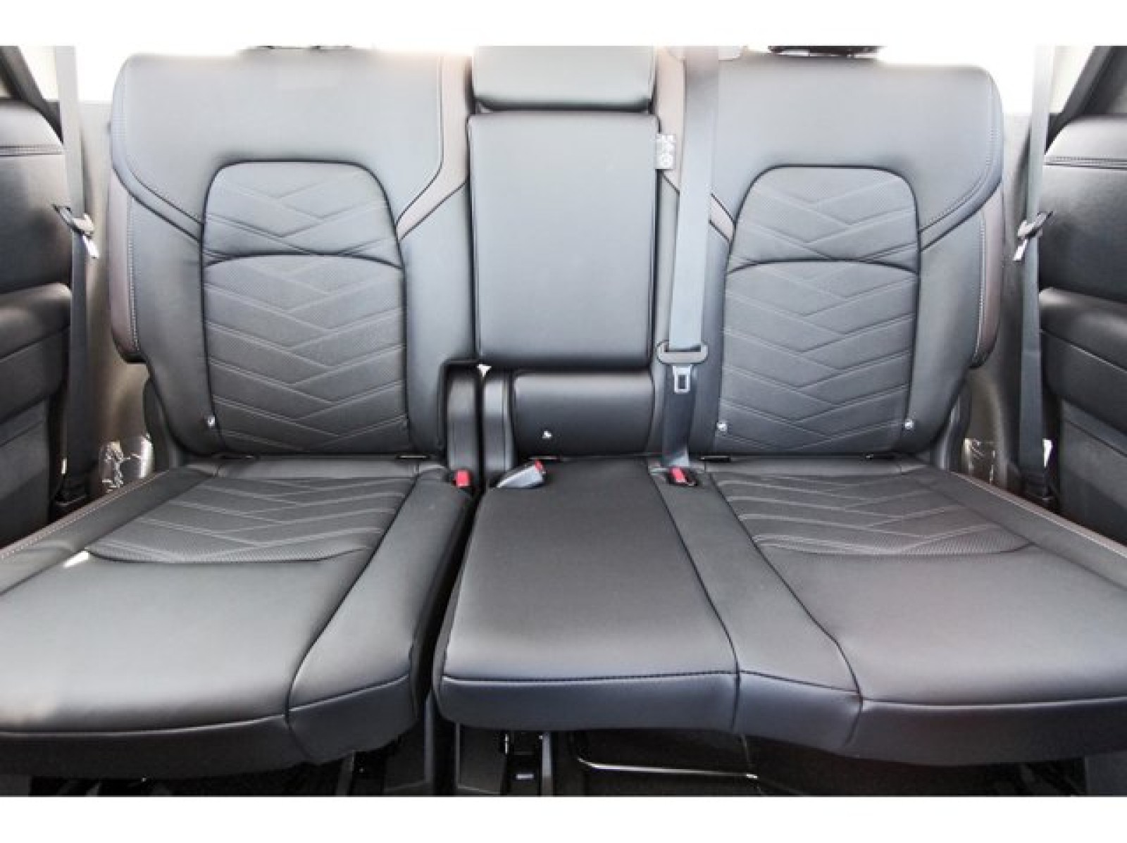 2025 Nissan Pathfinder Platinum Black at Robbins Nissan