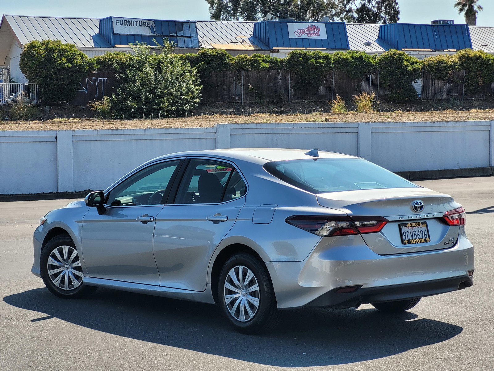 2023 Toyota Camry Hybrid LE photo 5