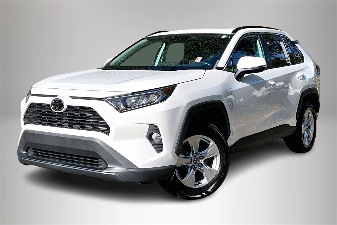 2021 Toyota RAV4 XLE's photo