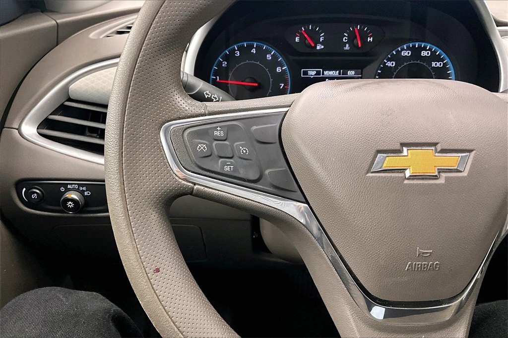 2020 Chevrolet Malibu LS photo 14