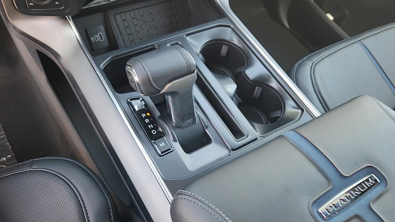 2025 Ford F-150 Platinum photo 16