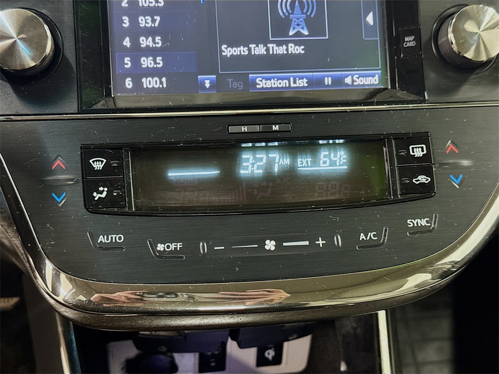 2016 Toyota Avalon XLE Premium photo 14
