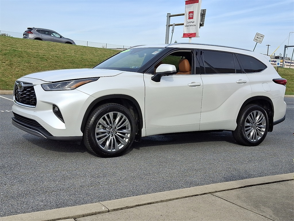 2023 Toyota Highlander Platinum photo 4