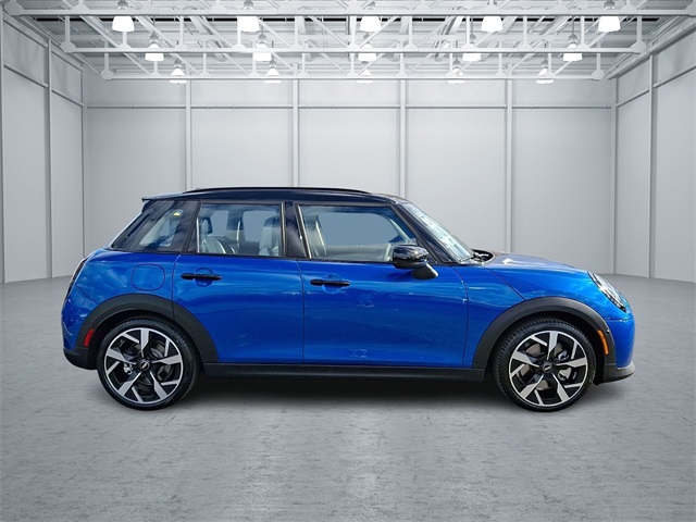 2025 Mini Cooper 4 Door Hardtop Signature photo 4
