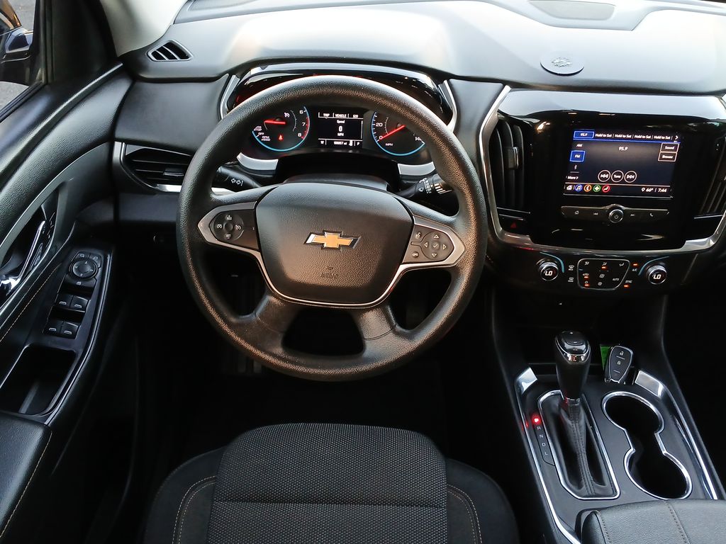2020 Chevrolet Traverse LS photo 11