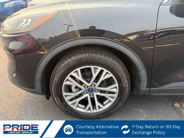 2022 Ford Escape SEL photo 8