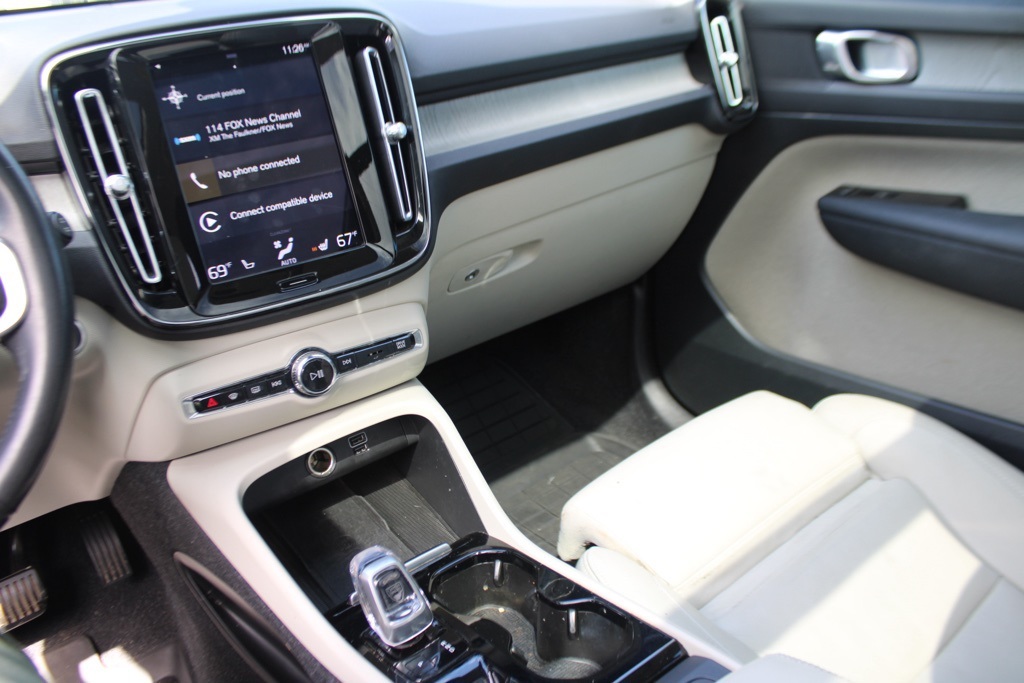 2021 Volvo XC40 T5 AWD Inscription photo 19