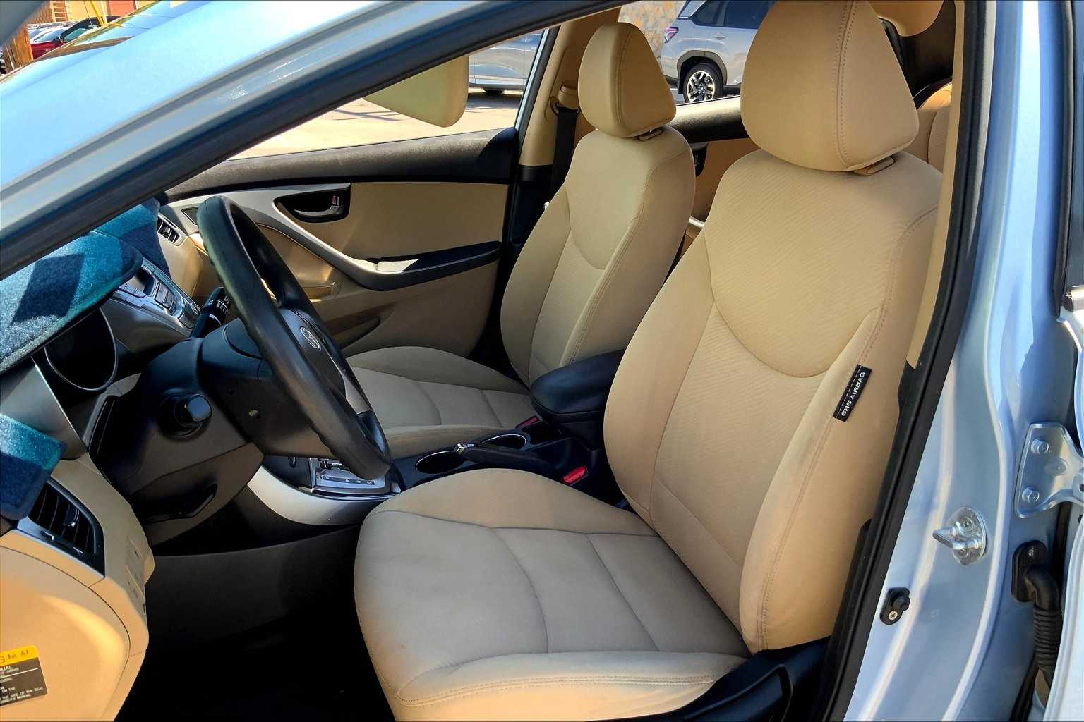 2013 Hyundai Elantra GLS photo 7
