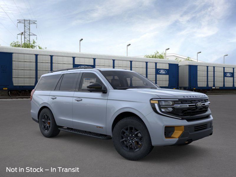2025 Ford Expedition photo 5