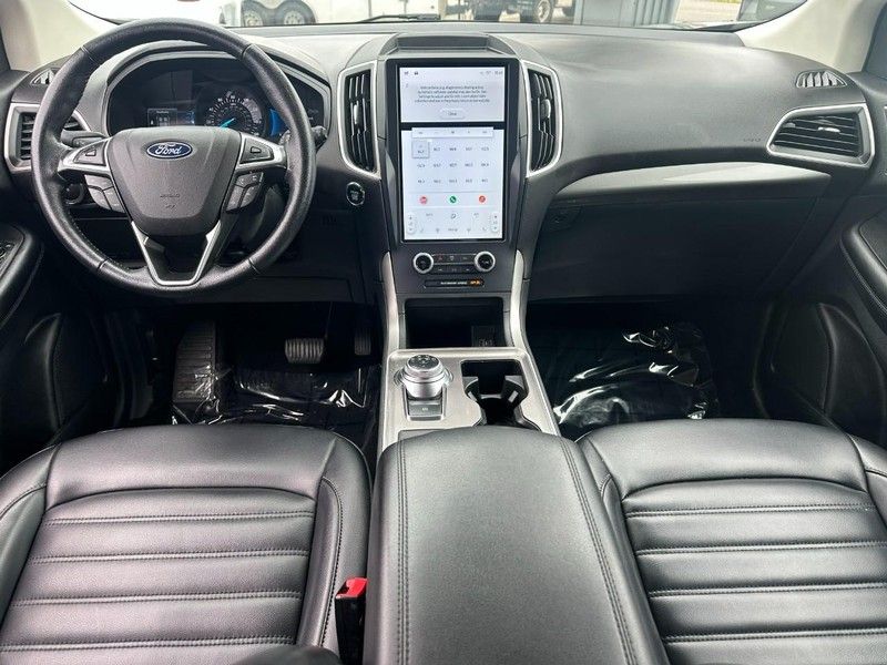 2023 Ford Edge SEL photo 10