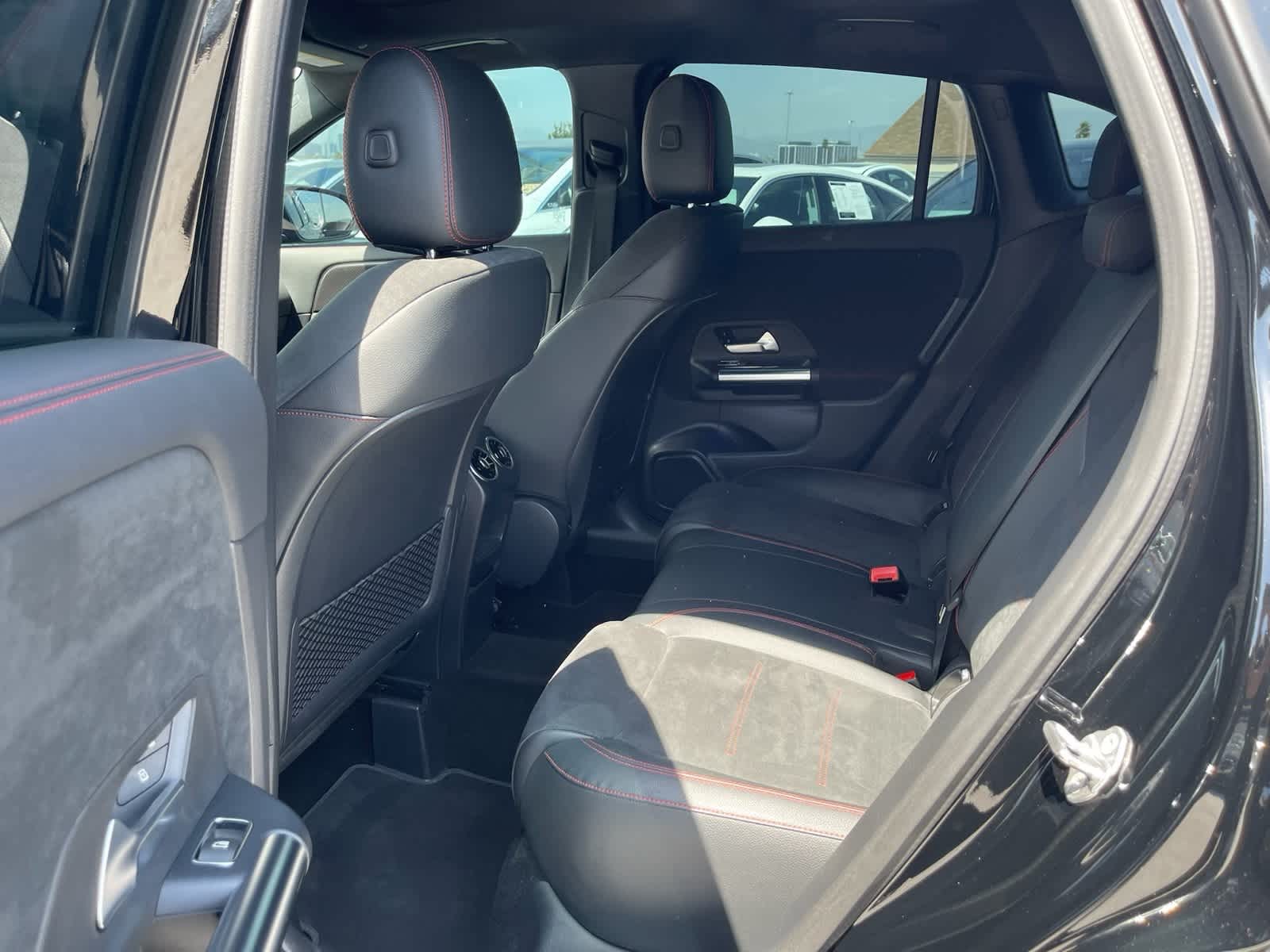 2022 Mercedes Benz GLA 250 photo 4
