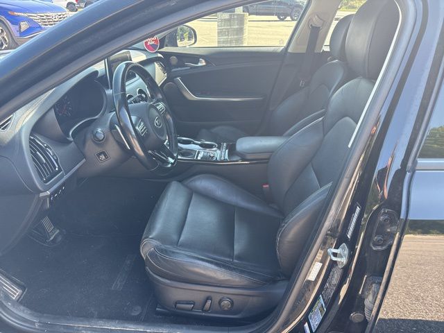 2018 Kia Stinger Premium photo 3