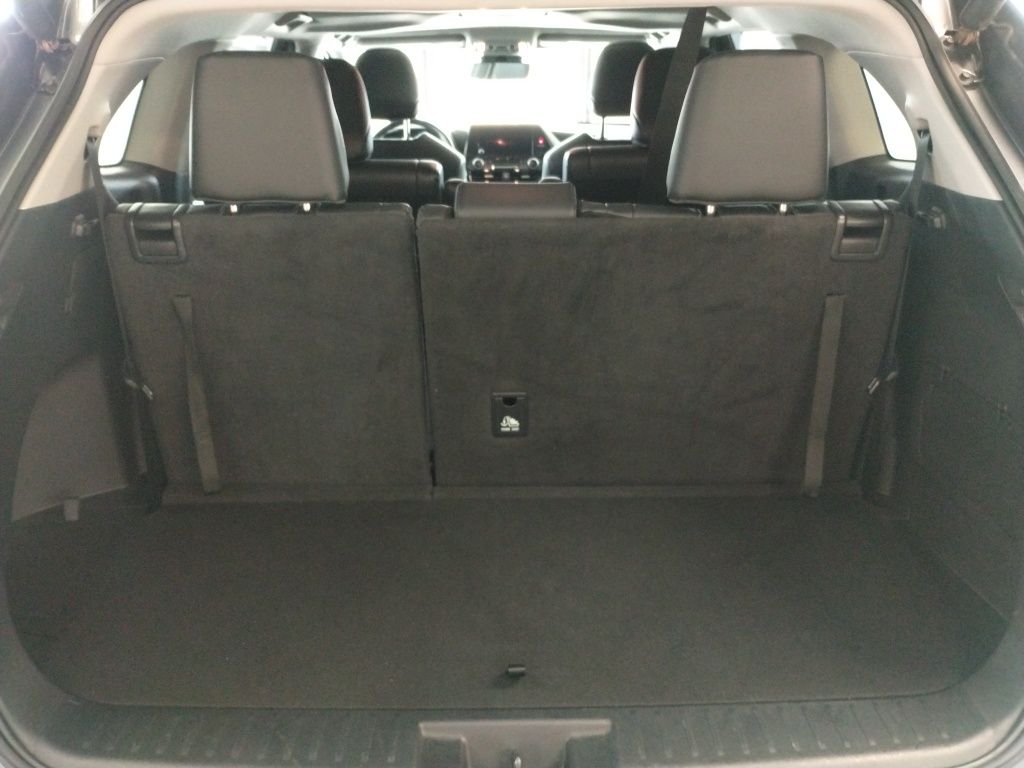 2024 Toyota Highlander XLE photo 8