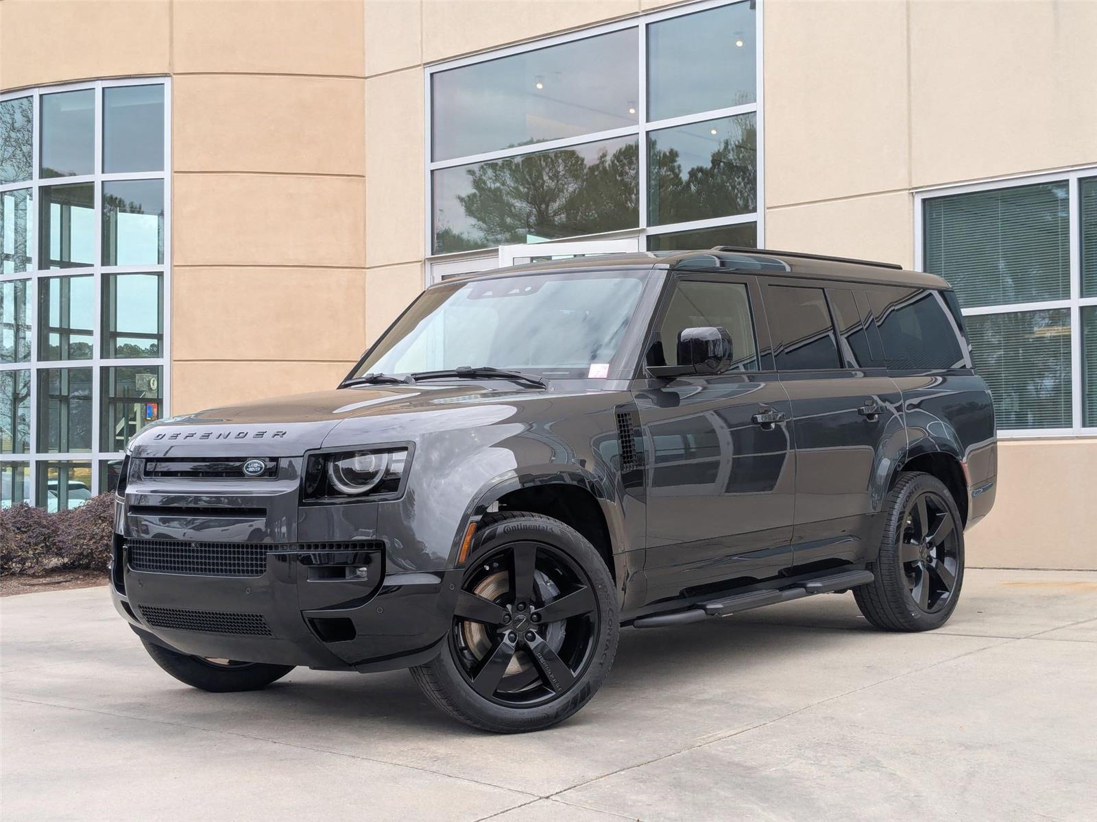 2026 Land Rover Defender X-Dynamic SE's photo