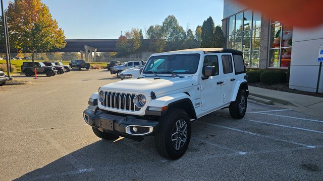 2024 Jeep Wrangler 4-Door Sahara's photo