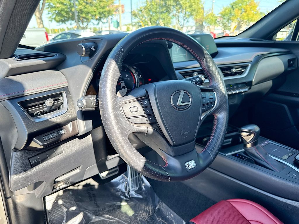 2022 Lexus UX 200 F SPORT photo 21