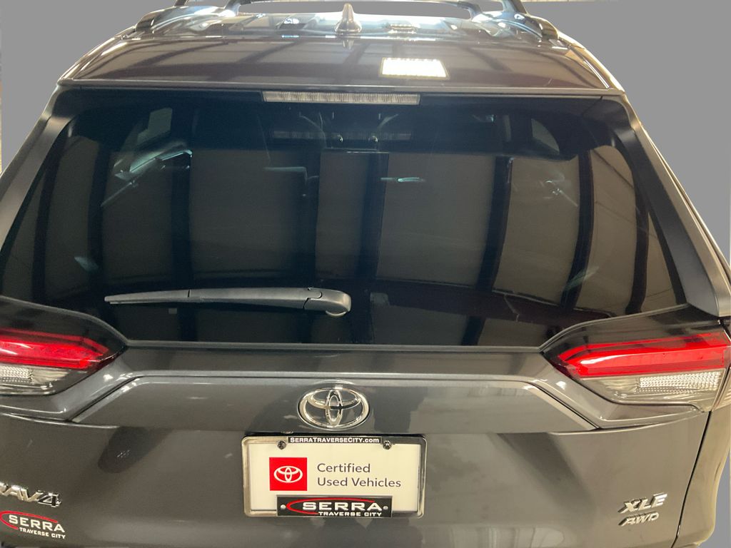 2023 Toyota RAV4 XLE photo 17