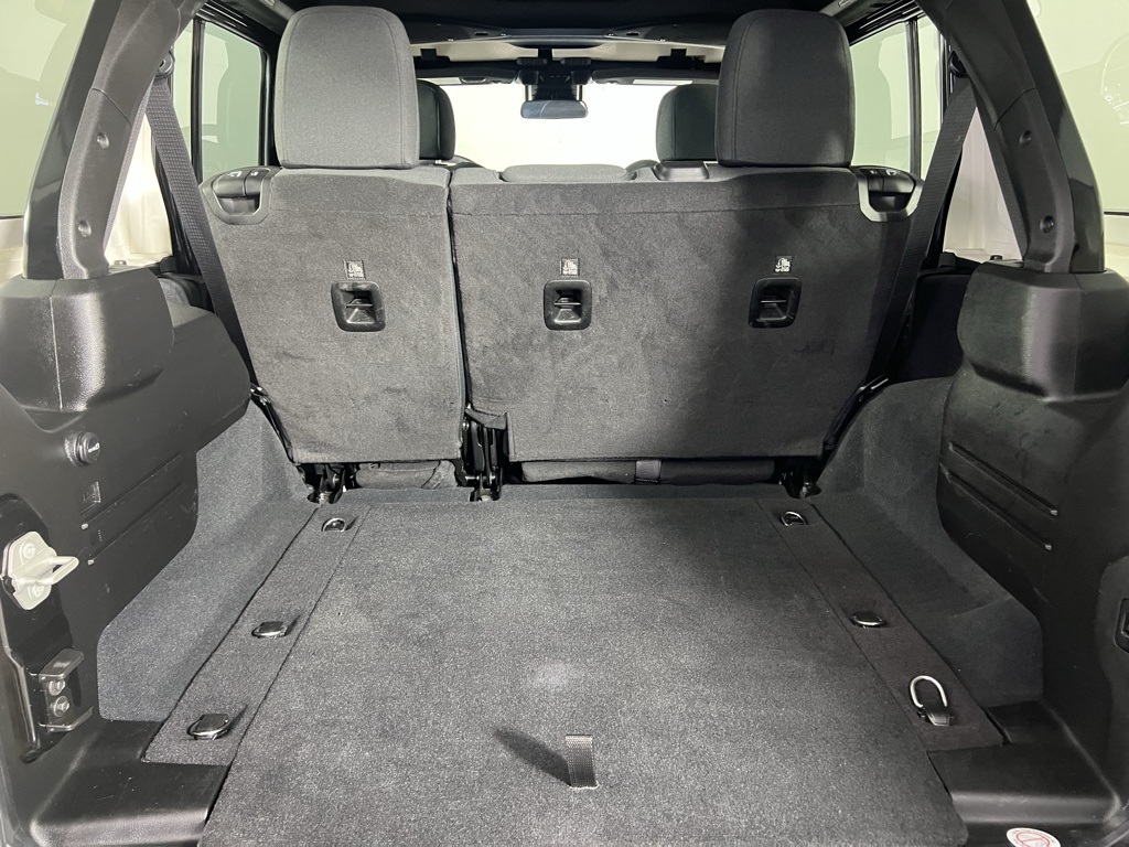 2024 Jeep Wrangler Sahara photo 23